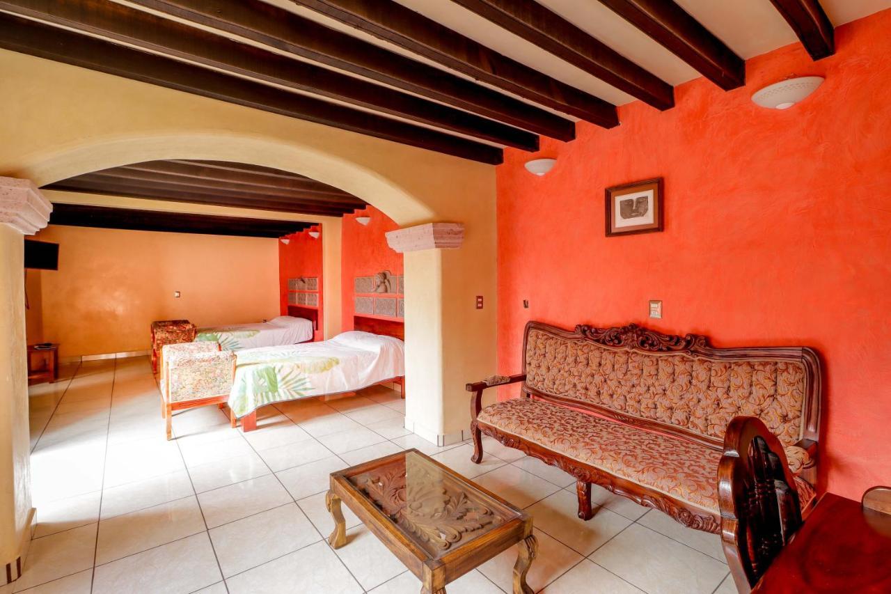 Hotel La Siesta Del Fauno Morelia Exteriör bild